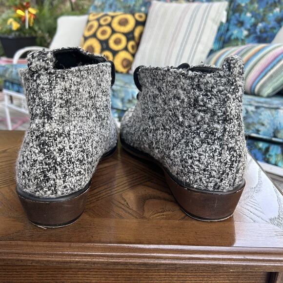 Dirty Laundry Tweed Black White Tweed Boots Size EU 41 US 10 - Picture 6 of 11